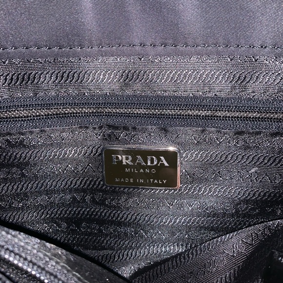 COPY - COPY - Prada tote bag - Picture 3 of 8